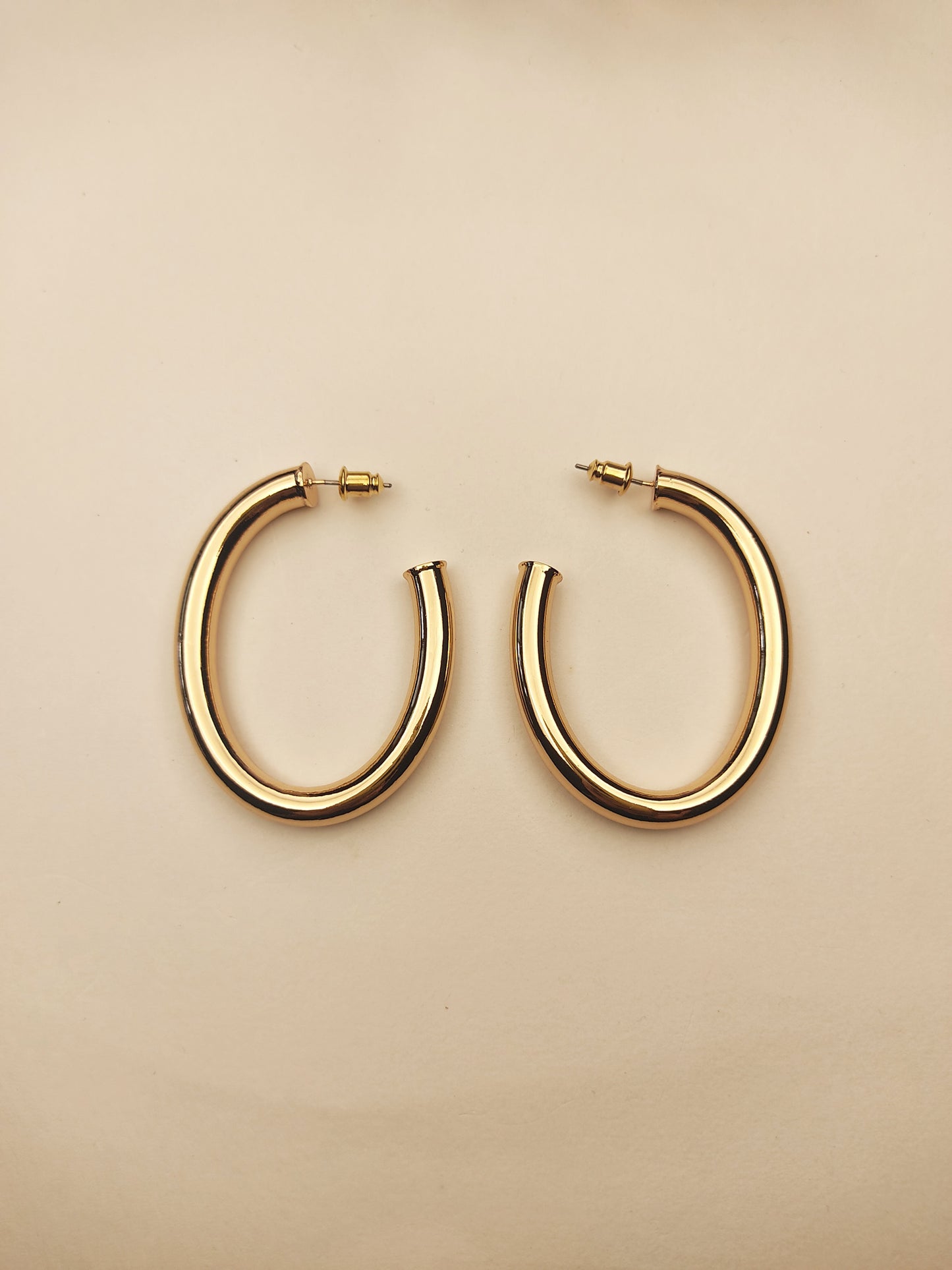 031 Medium Gold Oval Hoops