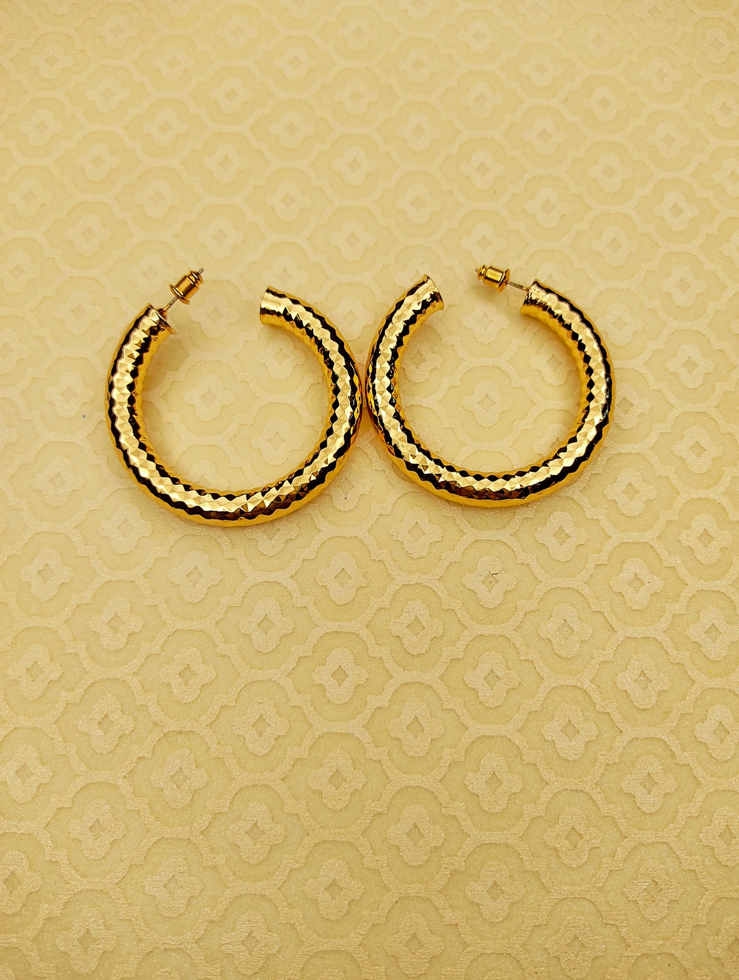 032 Medium Gold Shimmer Hoops