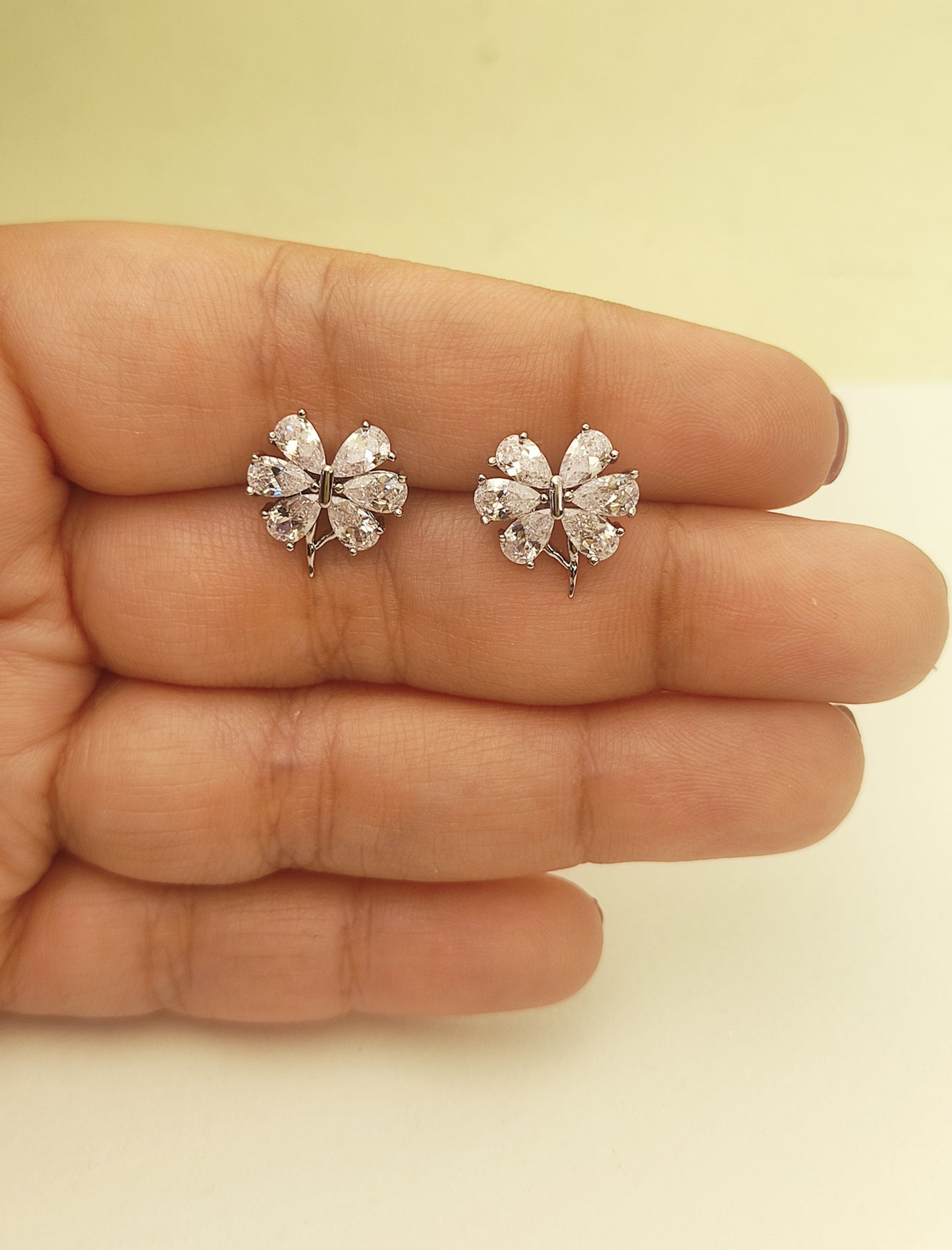 127 Silver Flower Studs