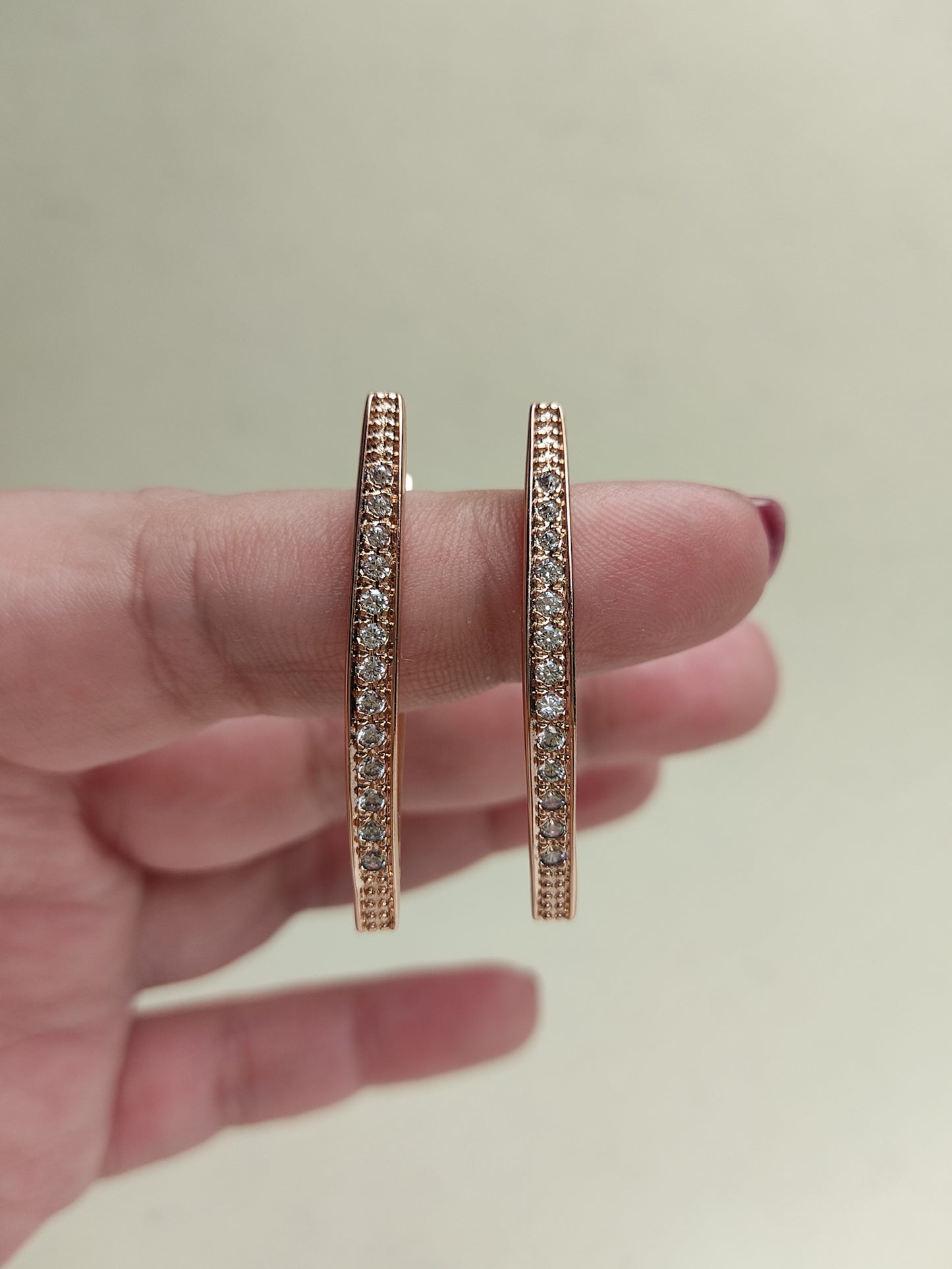 194 Rose Gold V Earrings