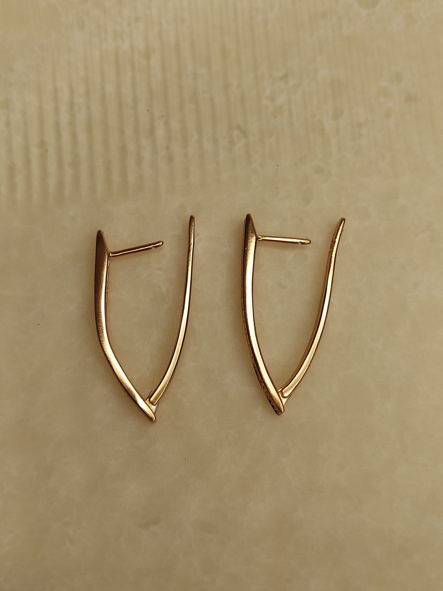 194 Rose Gold V Earrings