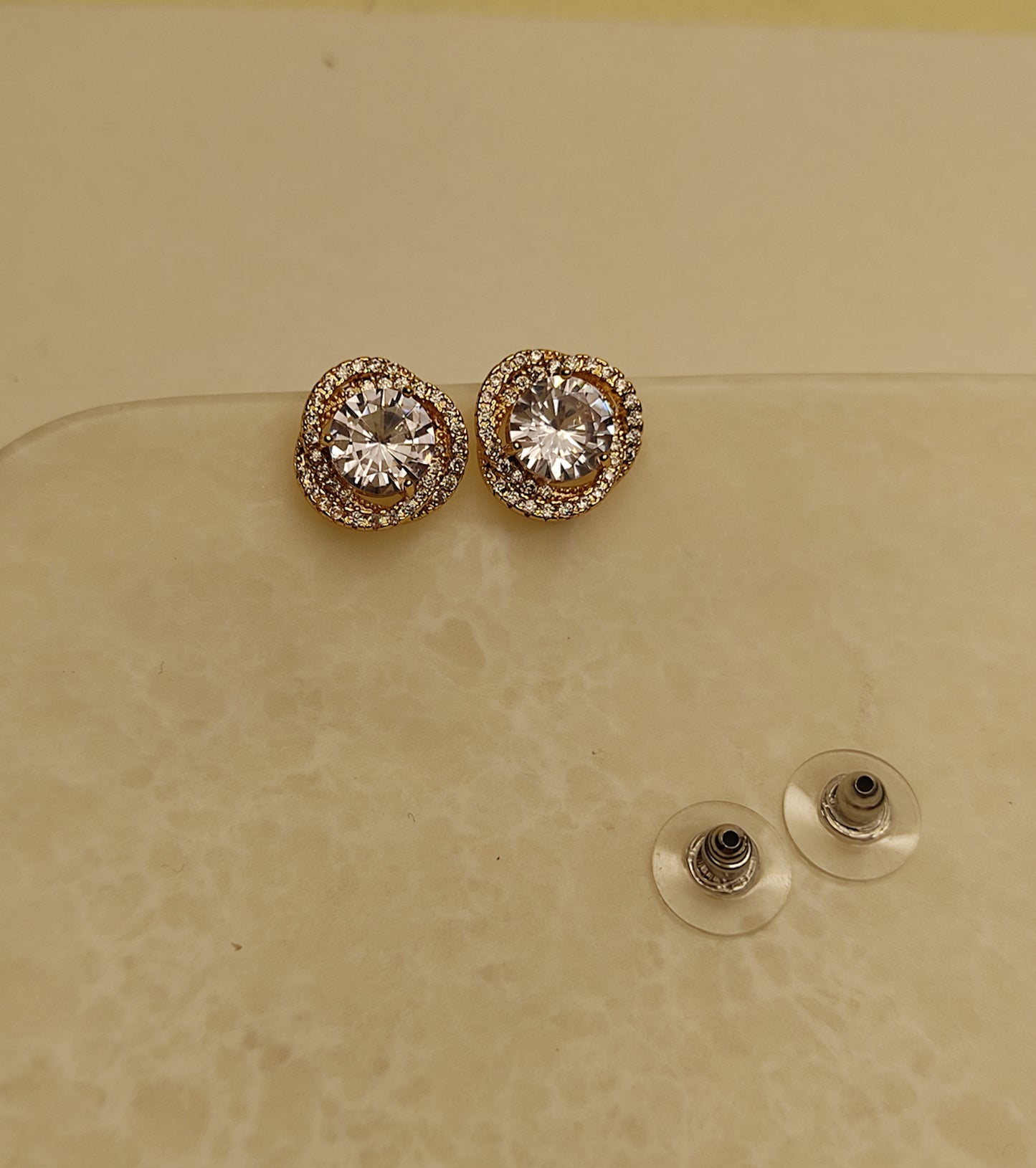 195 Gold Solitaire Studs