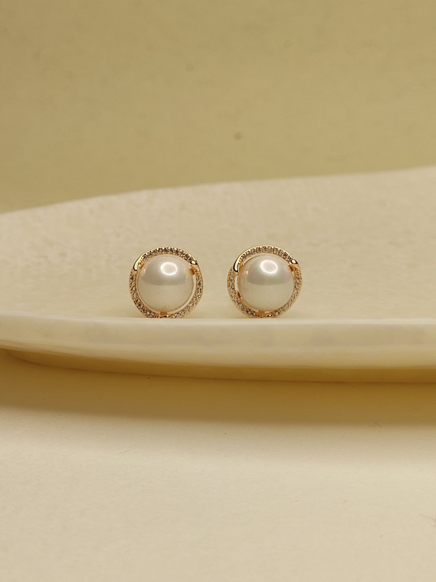 203 Gold Classic Clip-On Earrings