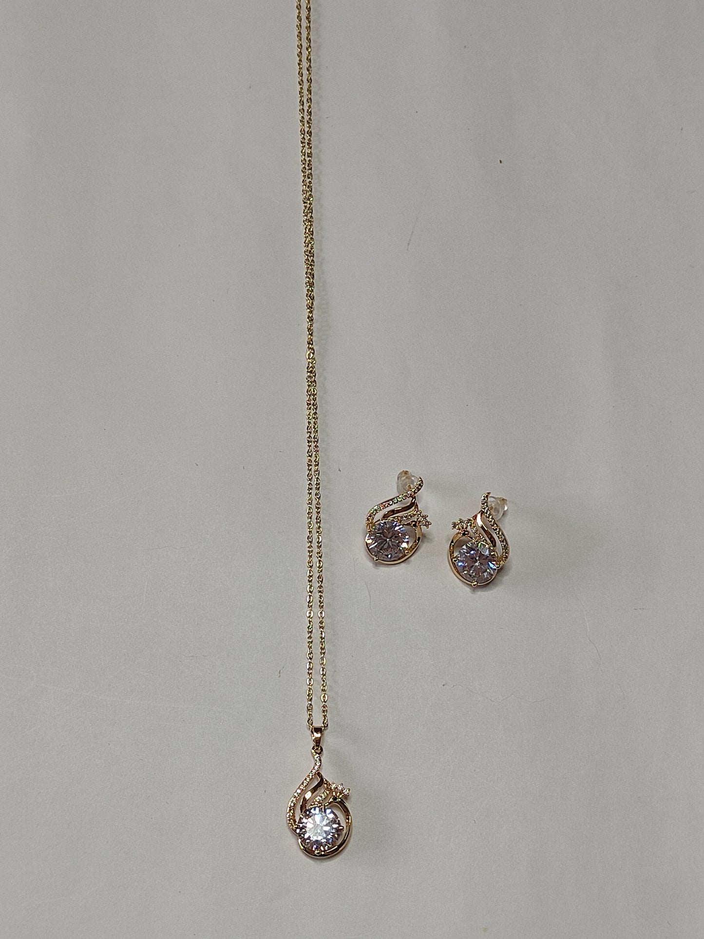 253 Gold Drop Pendant Set