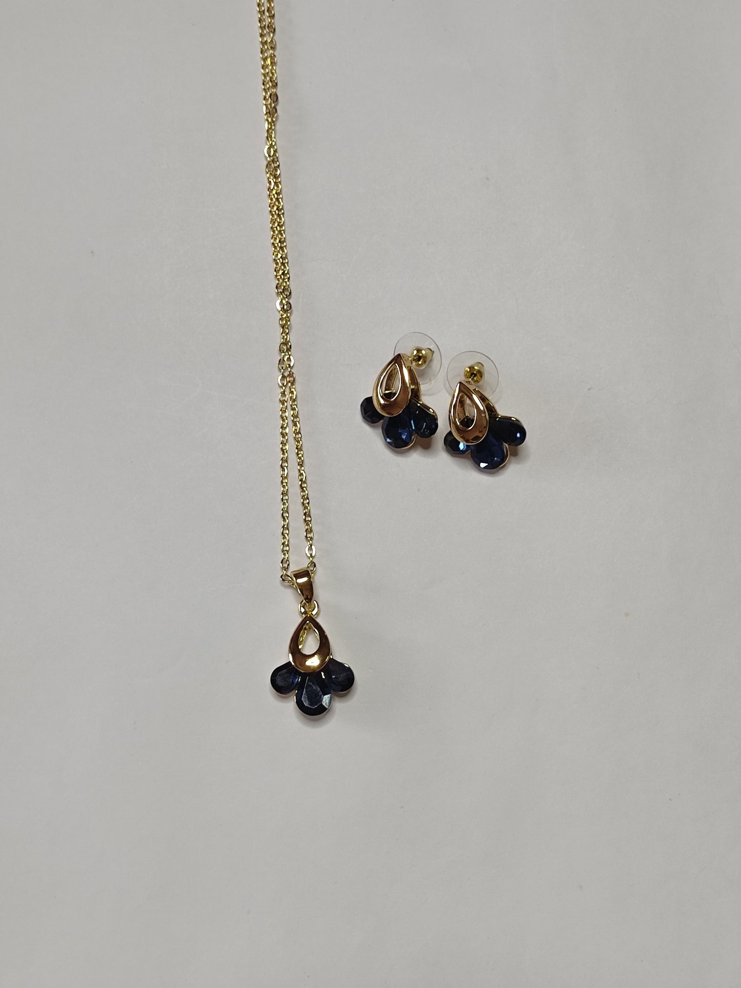 257 Blue Petal Gold Pendant Set
