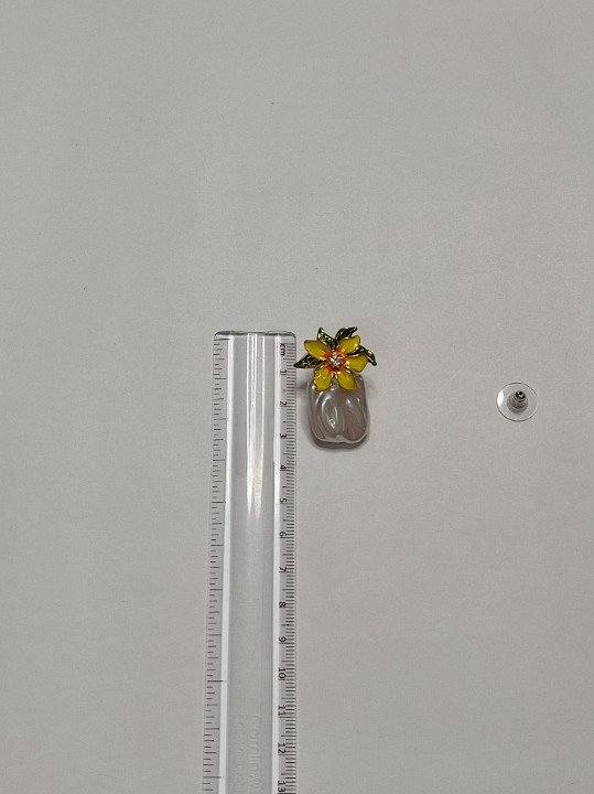 272 Pearl and Gold Sunflower Studs
