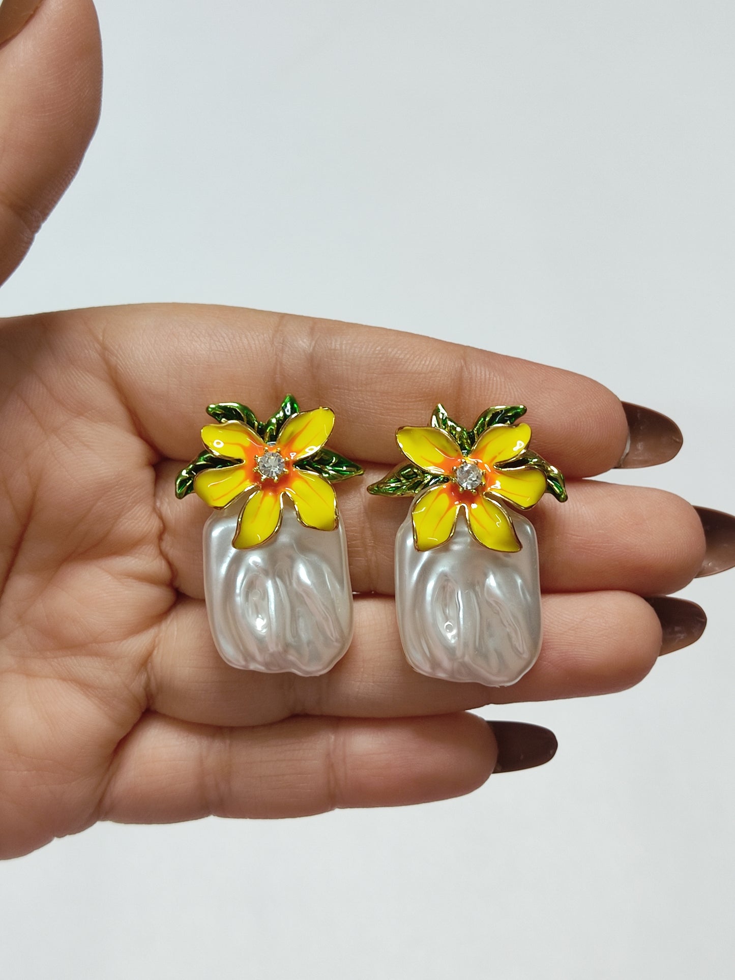 272 Pearl and Gold Sunflower Studs