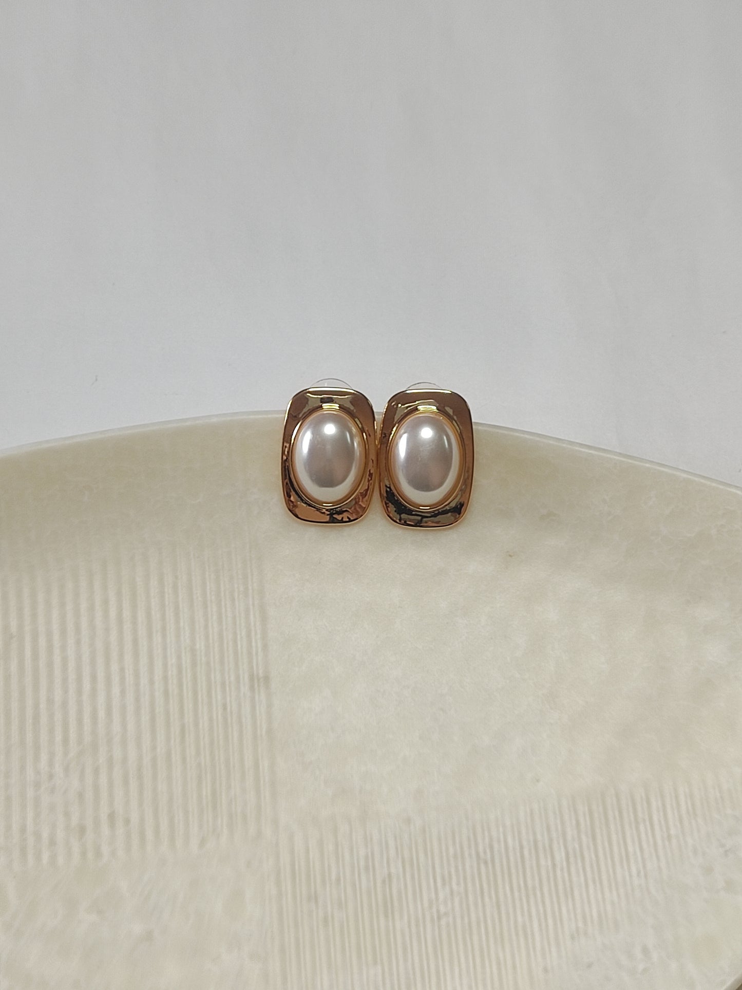 288 Gold and Pearl Rectangle Studs