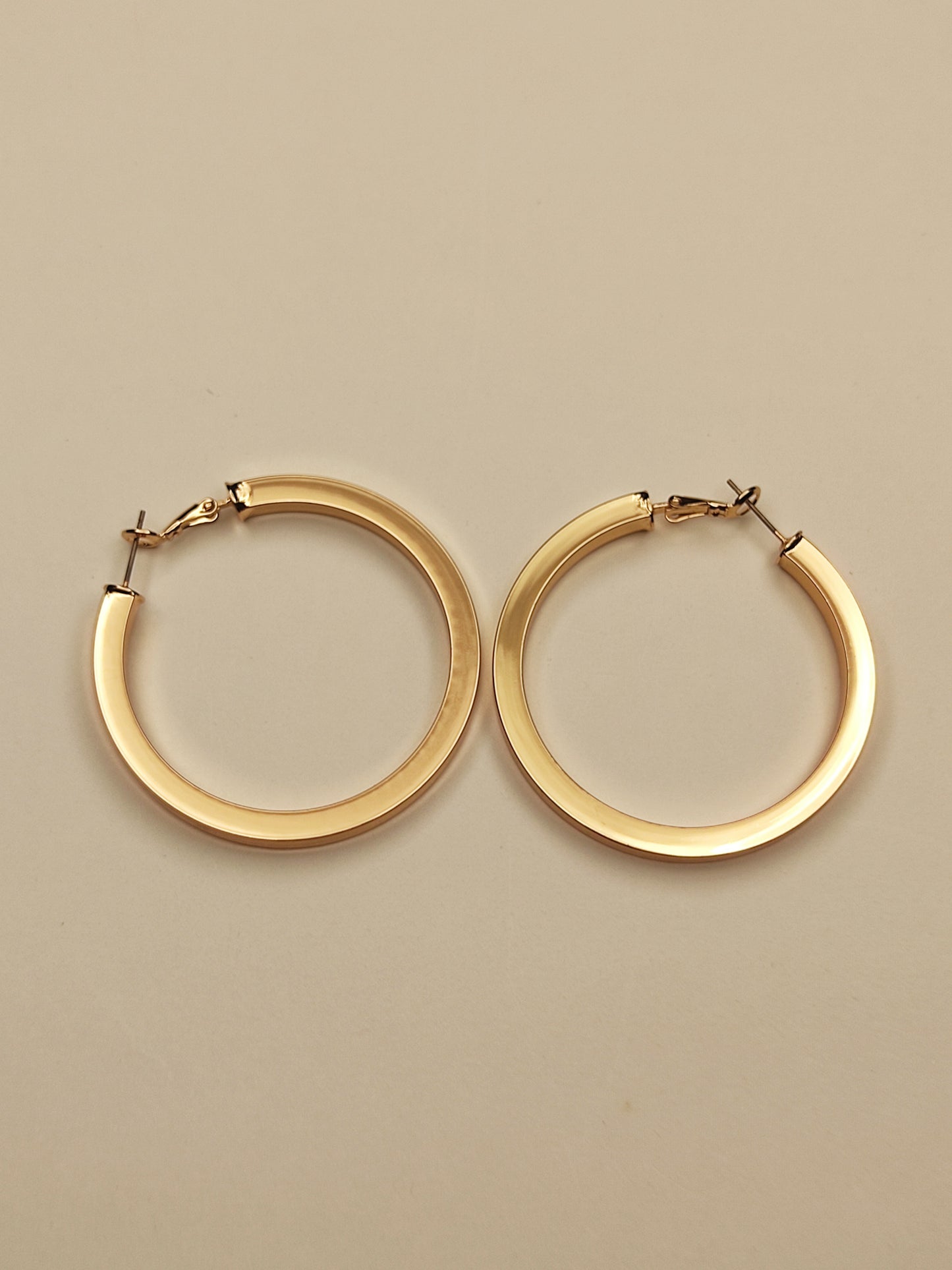 019 Medium Classic Gold Hoops