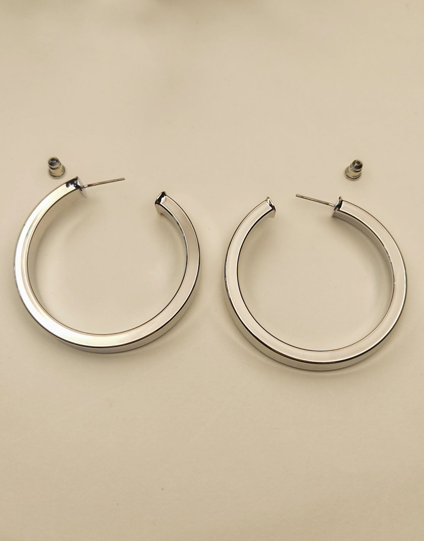 028 Medium Silver Thick Classic Hoops