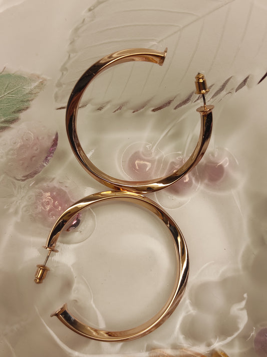 034 Large Gold Spherical Twist Hoops