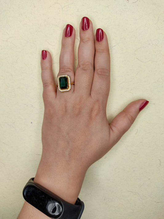 046 Green Cocktail Ring
