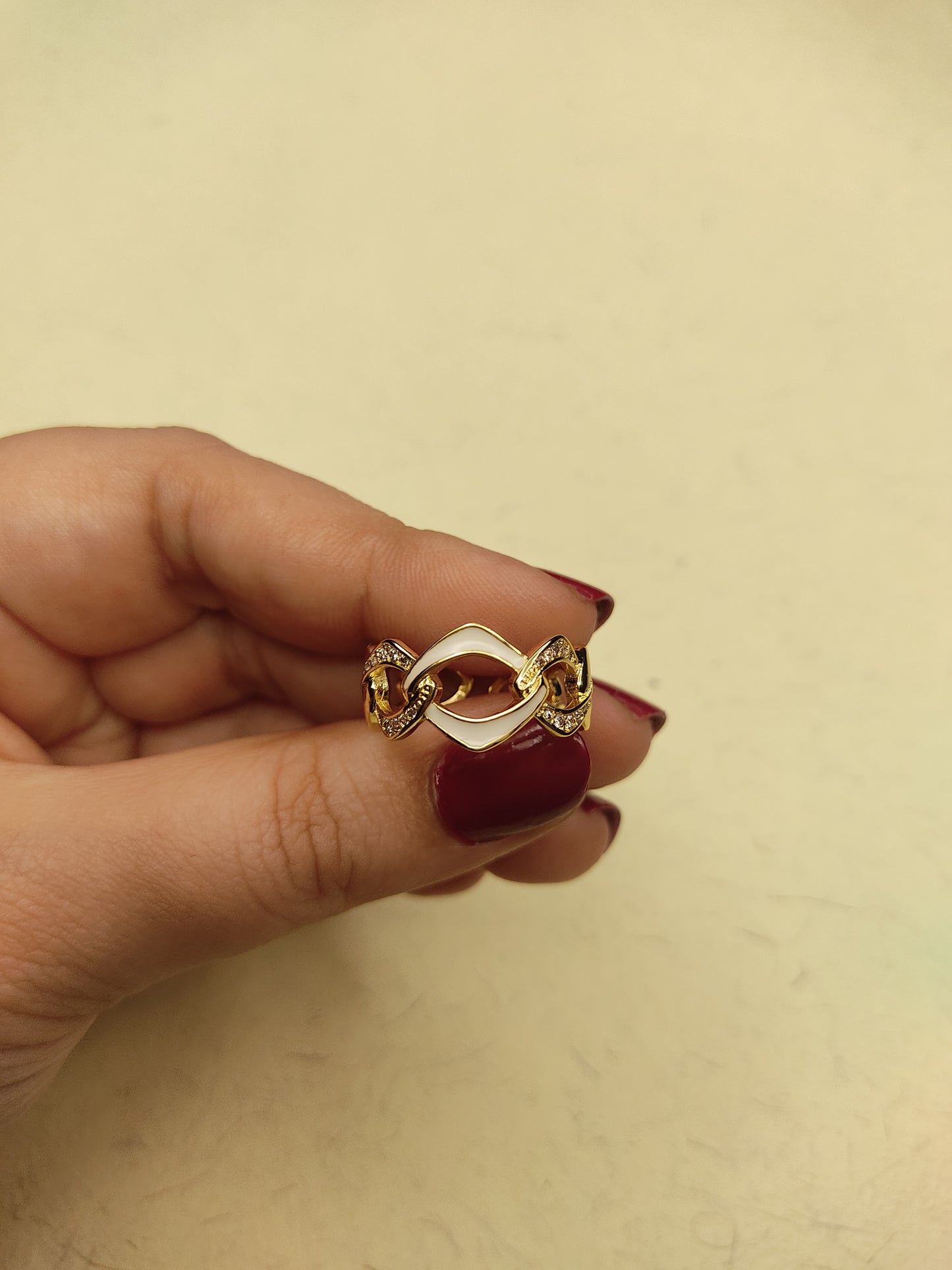 062 Gold White Chain Link Band