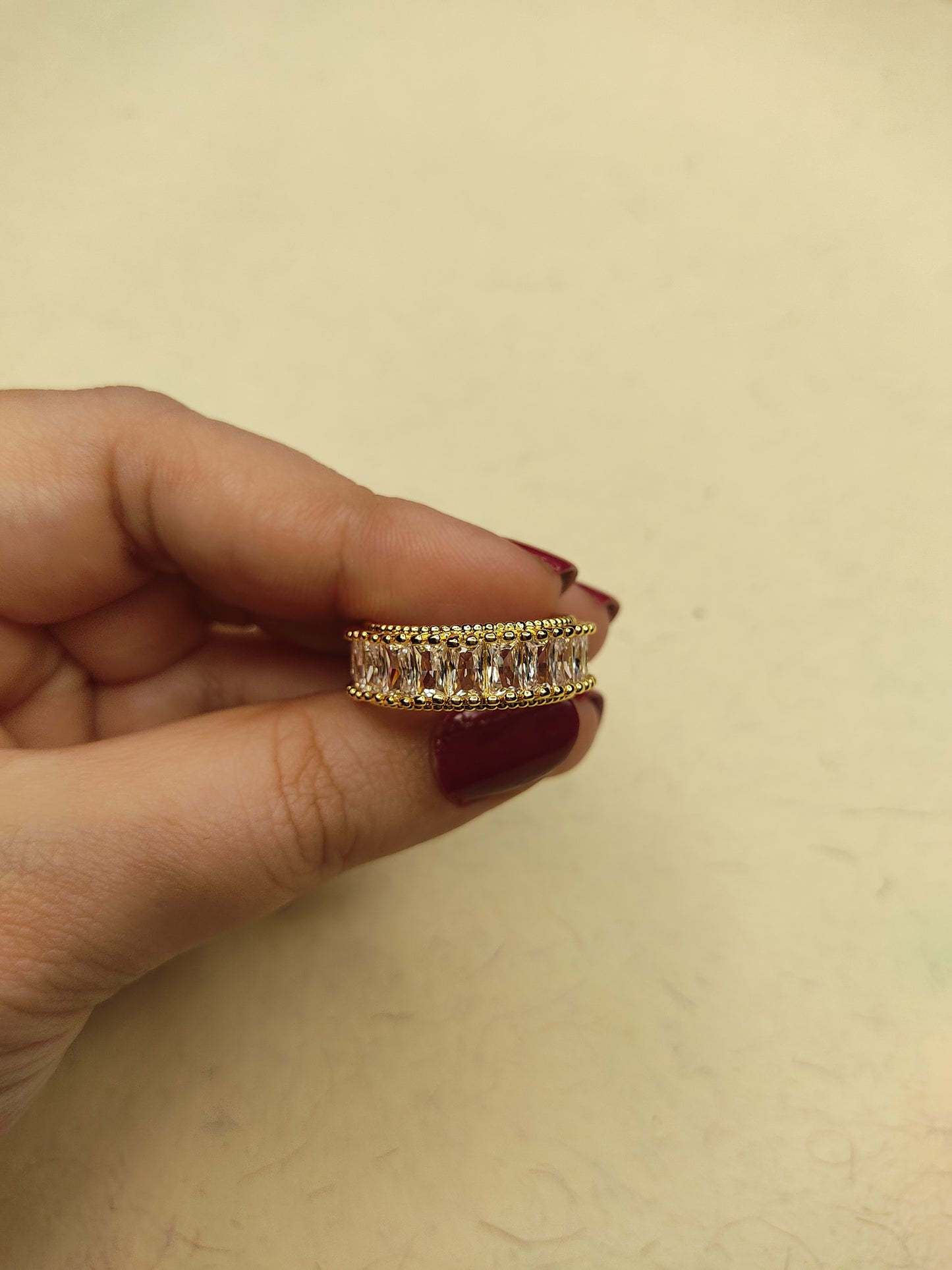 065 Gold Square Baguette Band