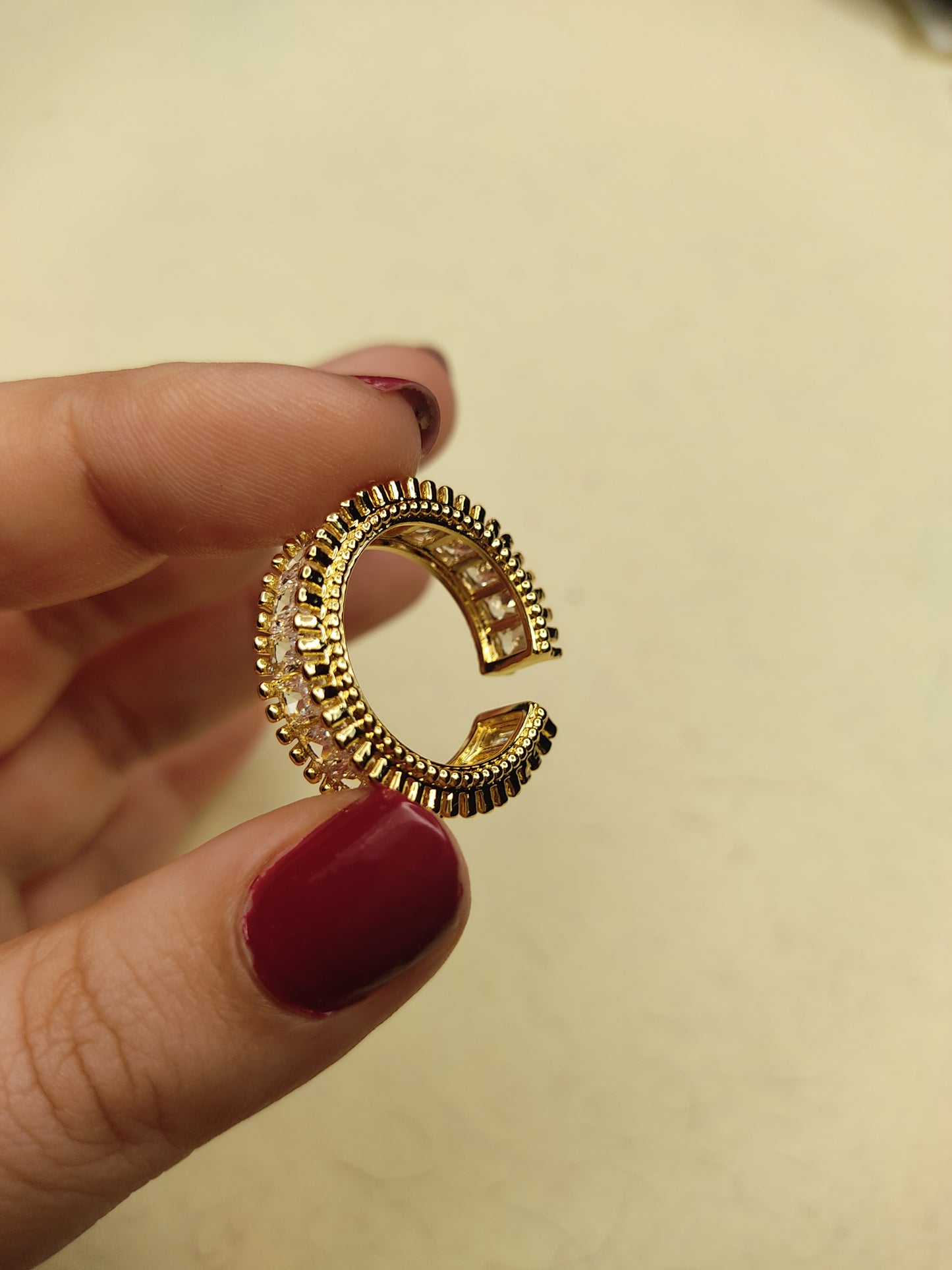 065 Gold Square Baguette Band