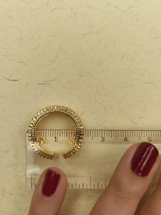 065 Gold Square Baguette Band