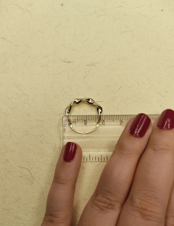 067 Gold Twist Ring