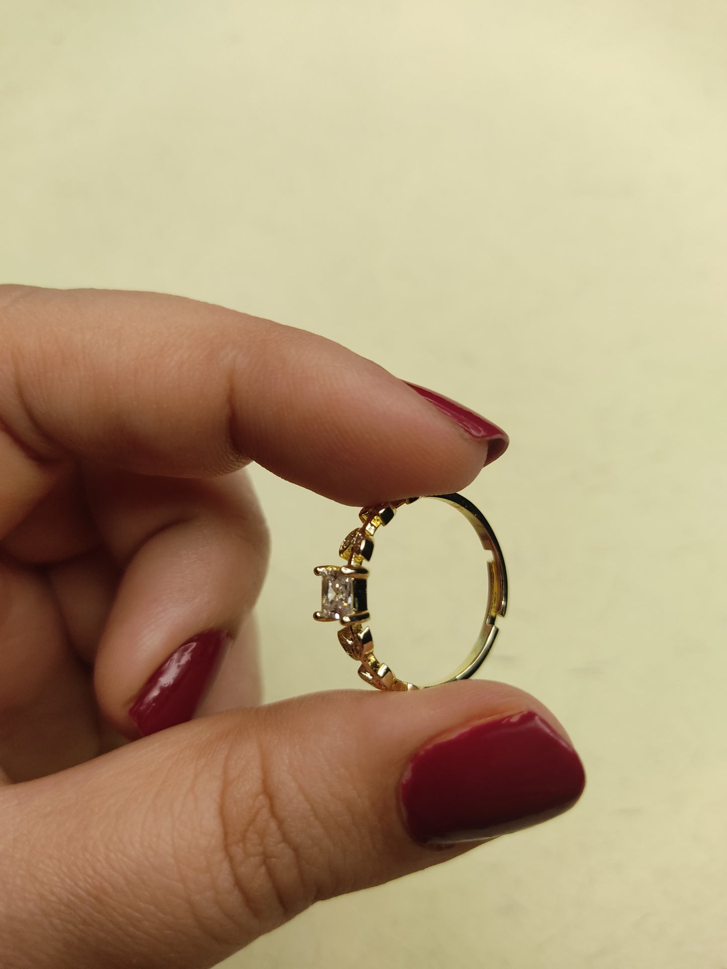 068 Gold Leaf Dainty Ring