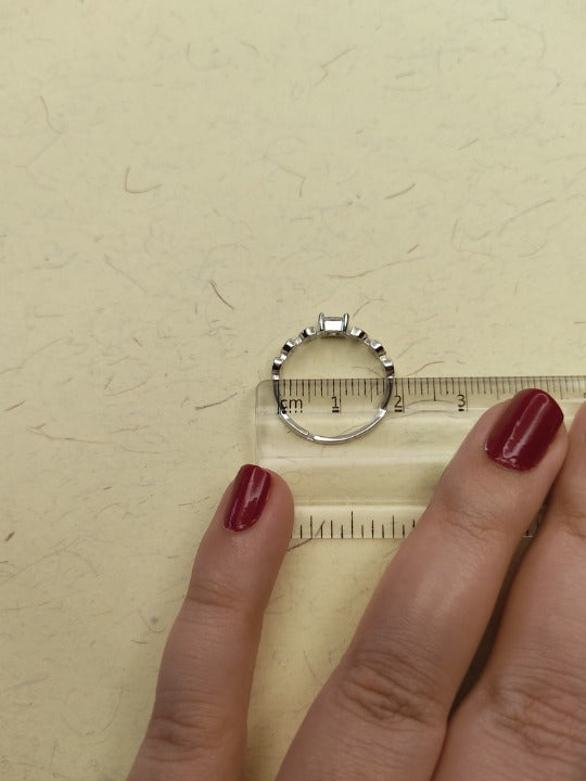 070 Silver Leaf Dainty Ring