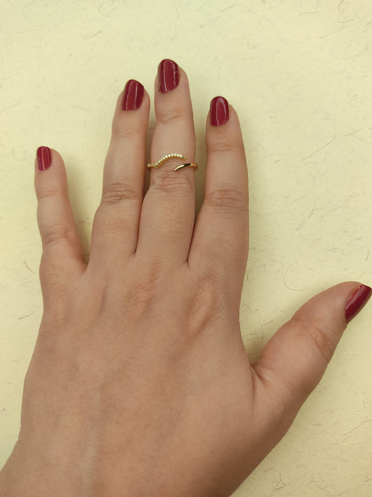 078 Gold Dainty Curve Ring