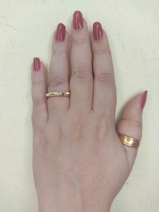 079 Gold Square Asymmetrical Band