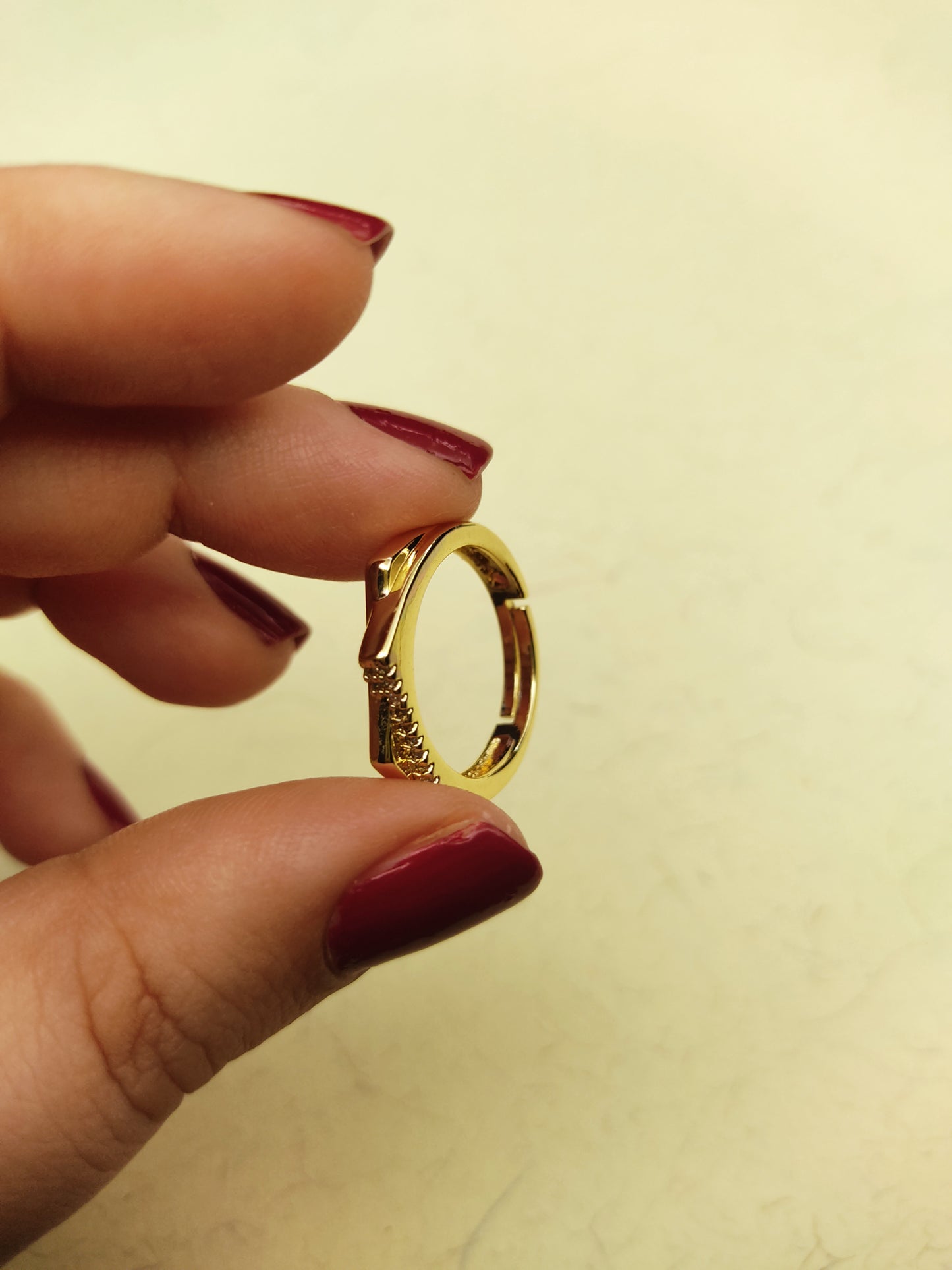 079 Gold Square Asymmetrical Band