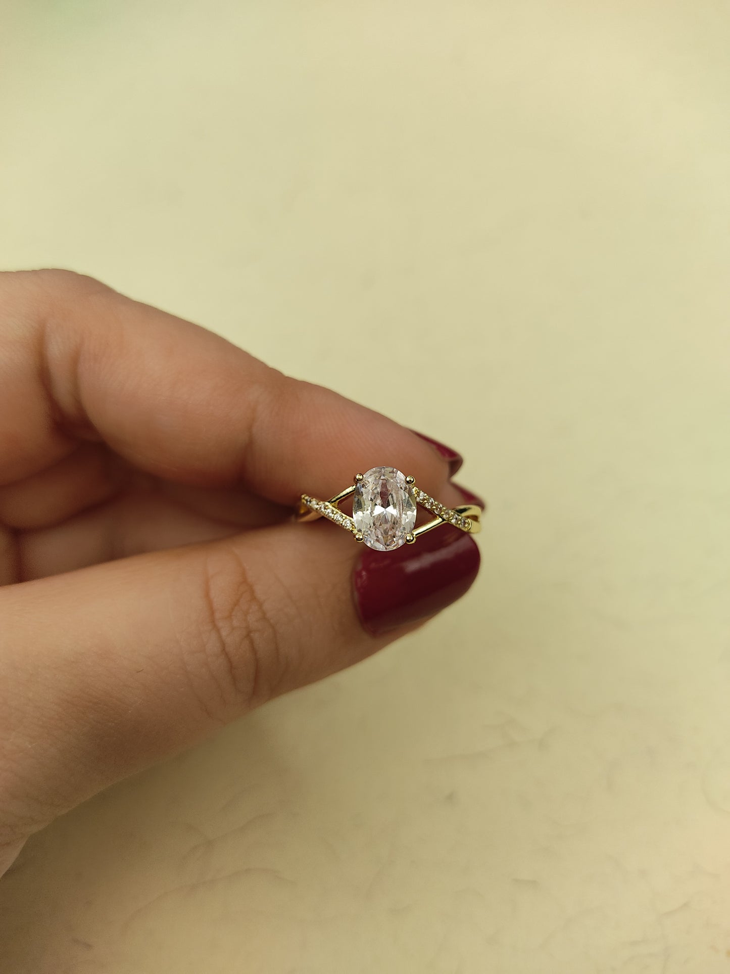 083 Gold Oval Dainty Ring