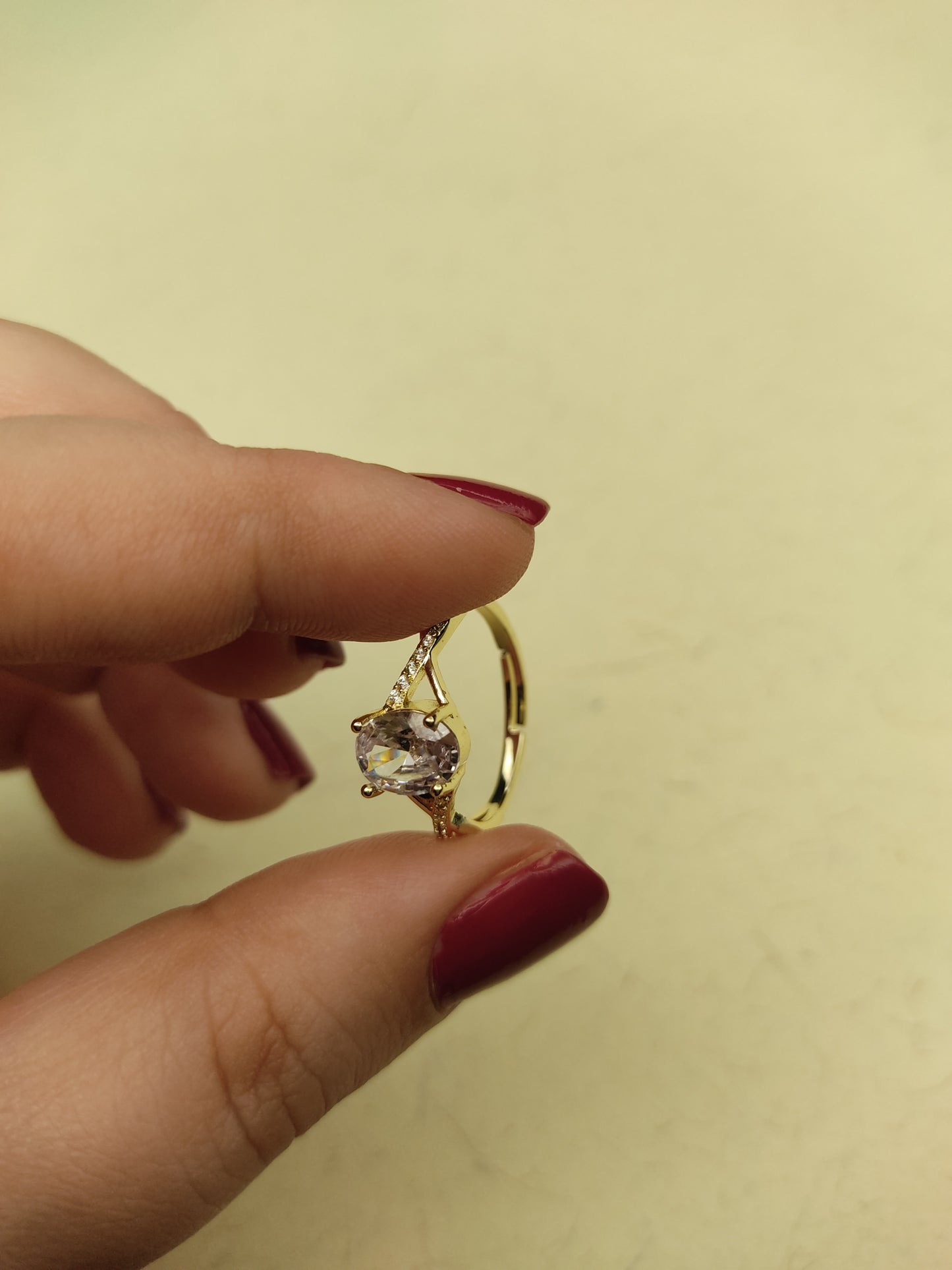 083 Gold Oval Dainty Ring