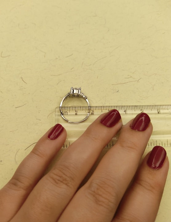 085 Silver Oval Dainty Ring