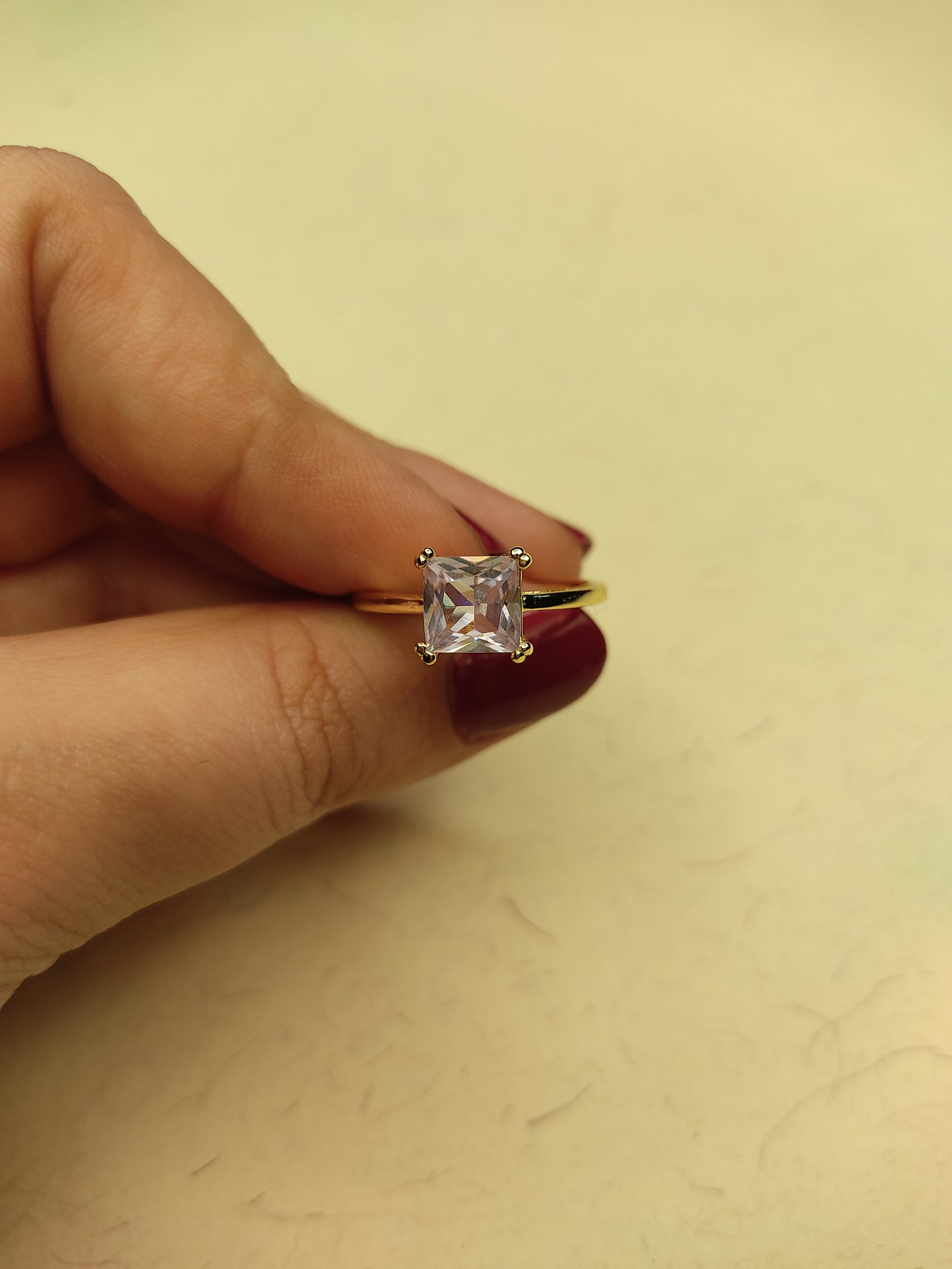 095 Gold Solitaire Minimalist Ring