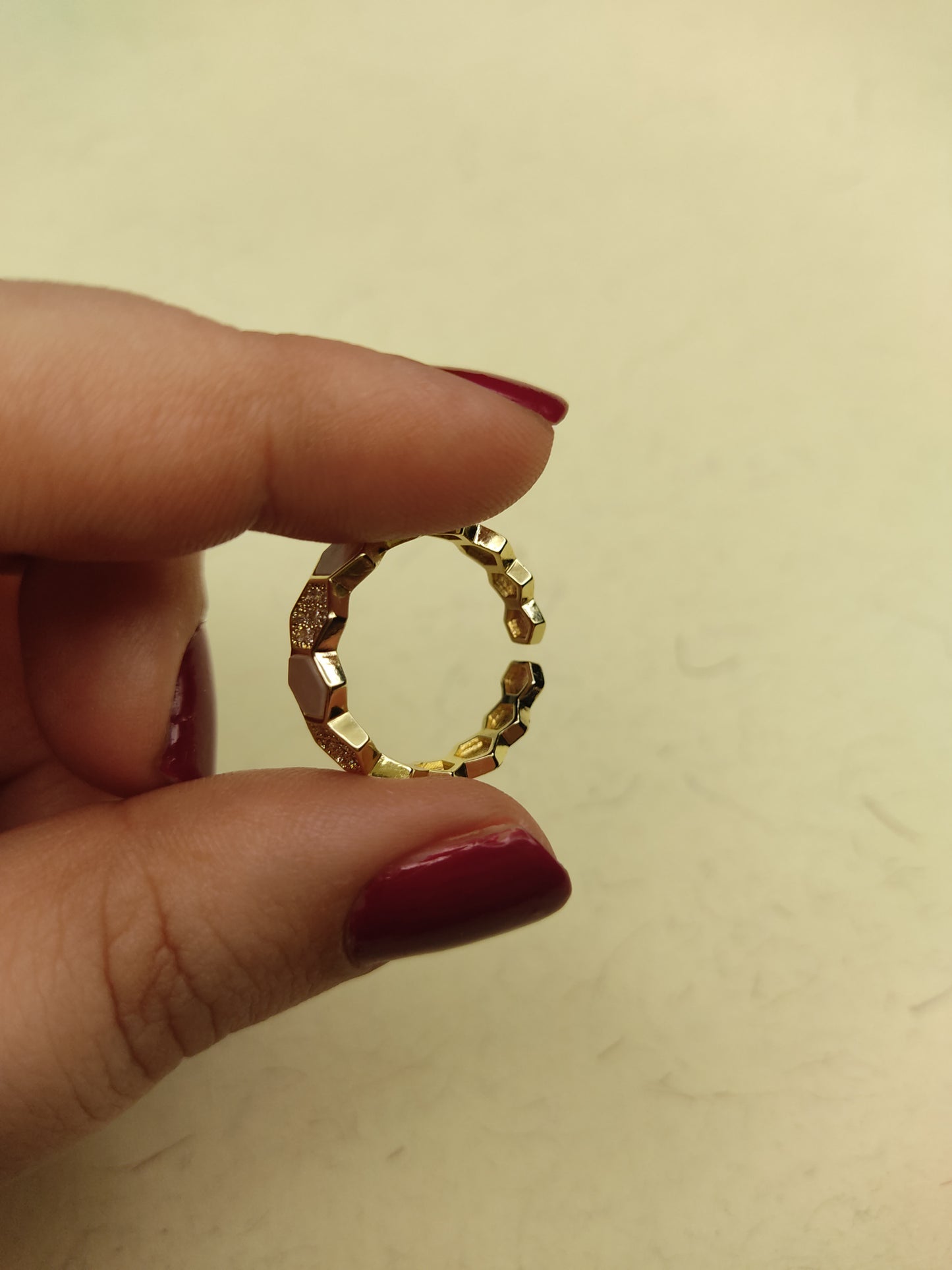 096 Gold White Honeycomb Ring