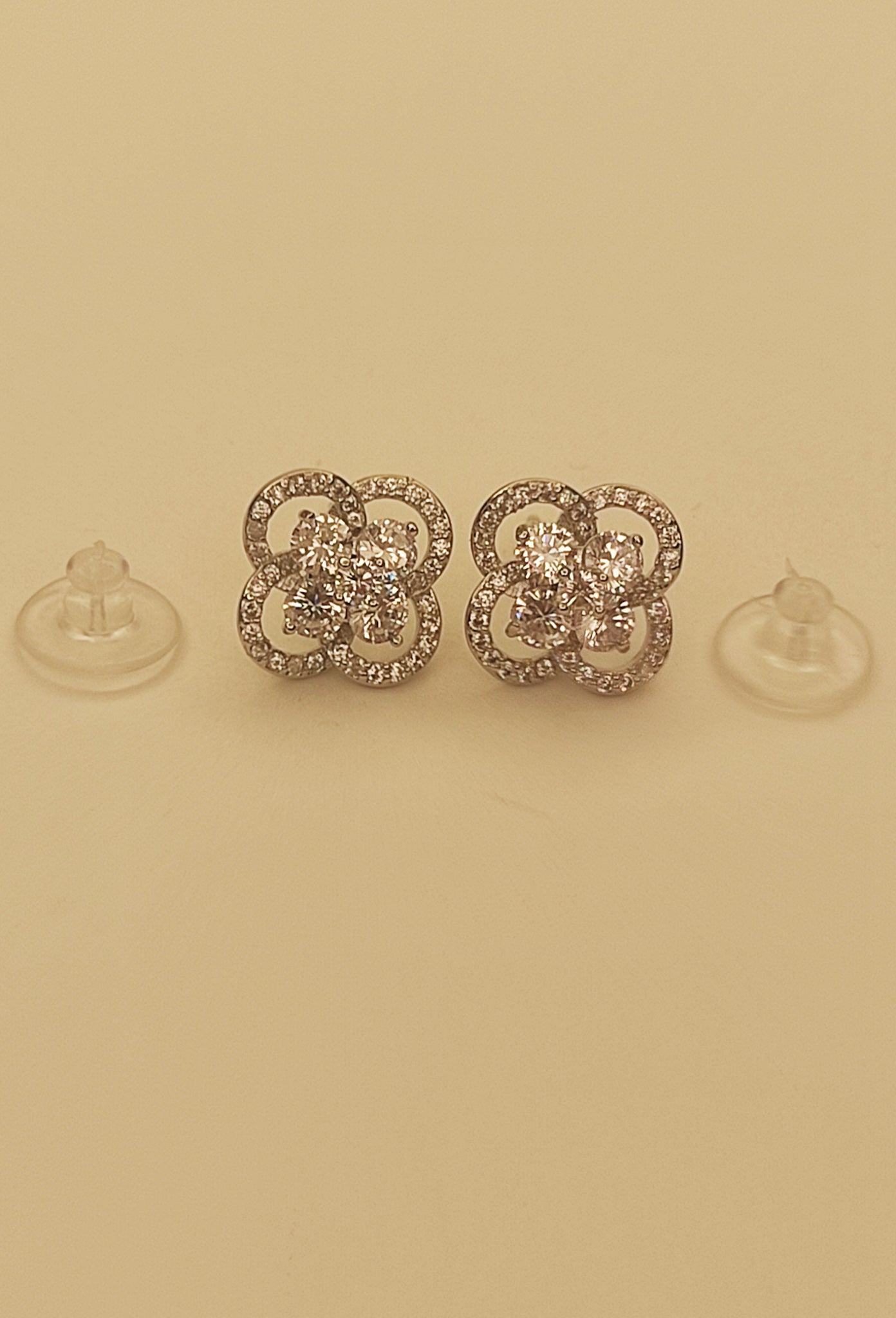 113 Silver Flower Studs