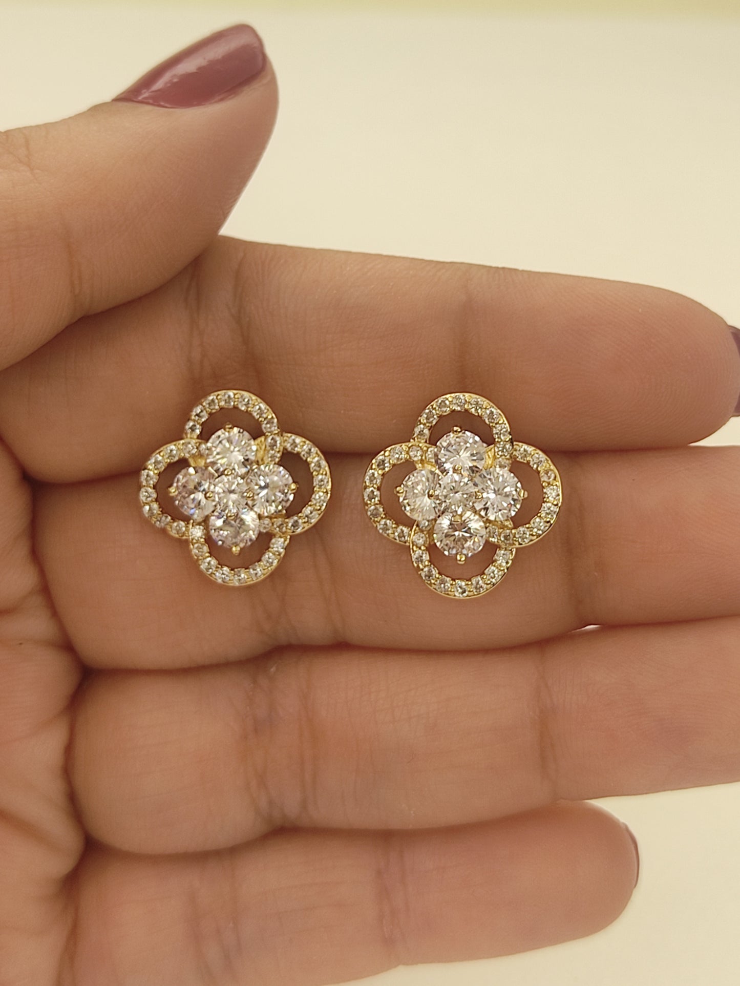 116 Gold Flower Studs