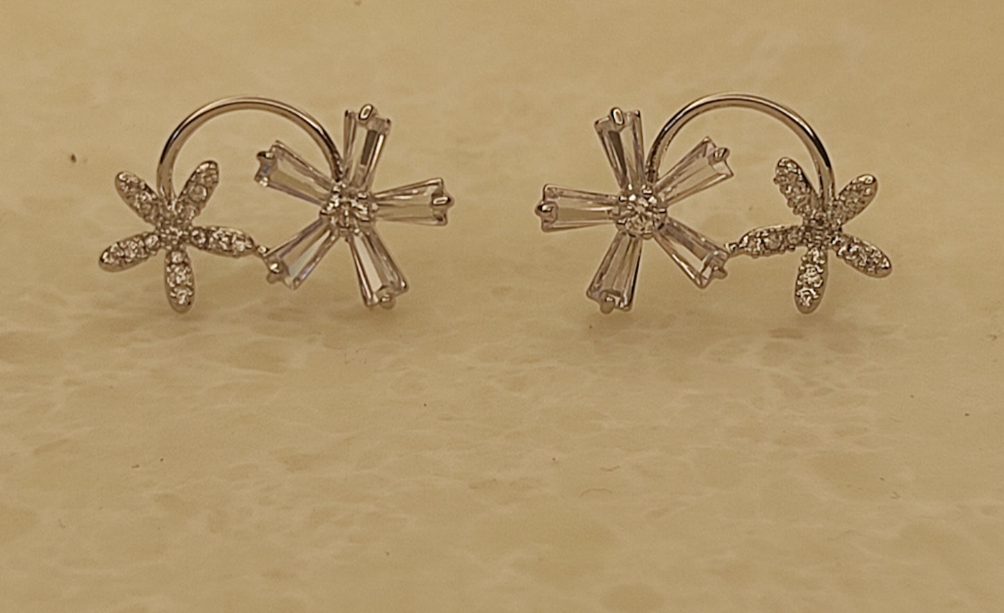 121 Silver Dainty Flower Studs