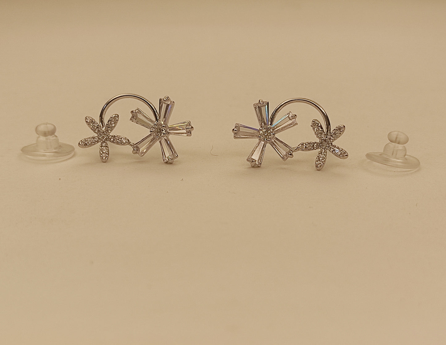 121 Silver Dainty Flower Studs