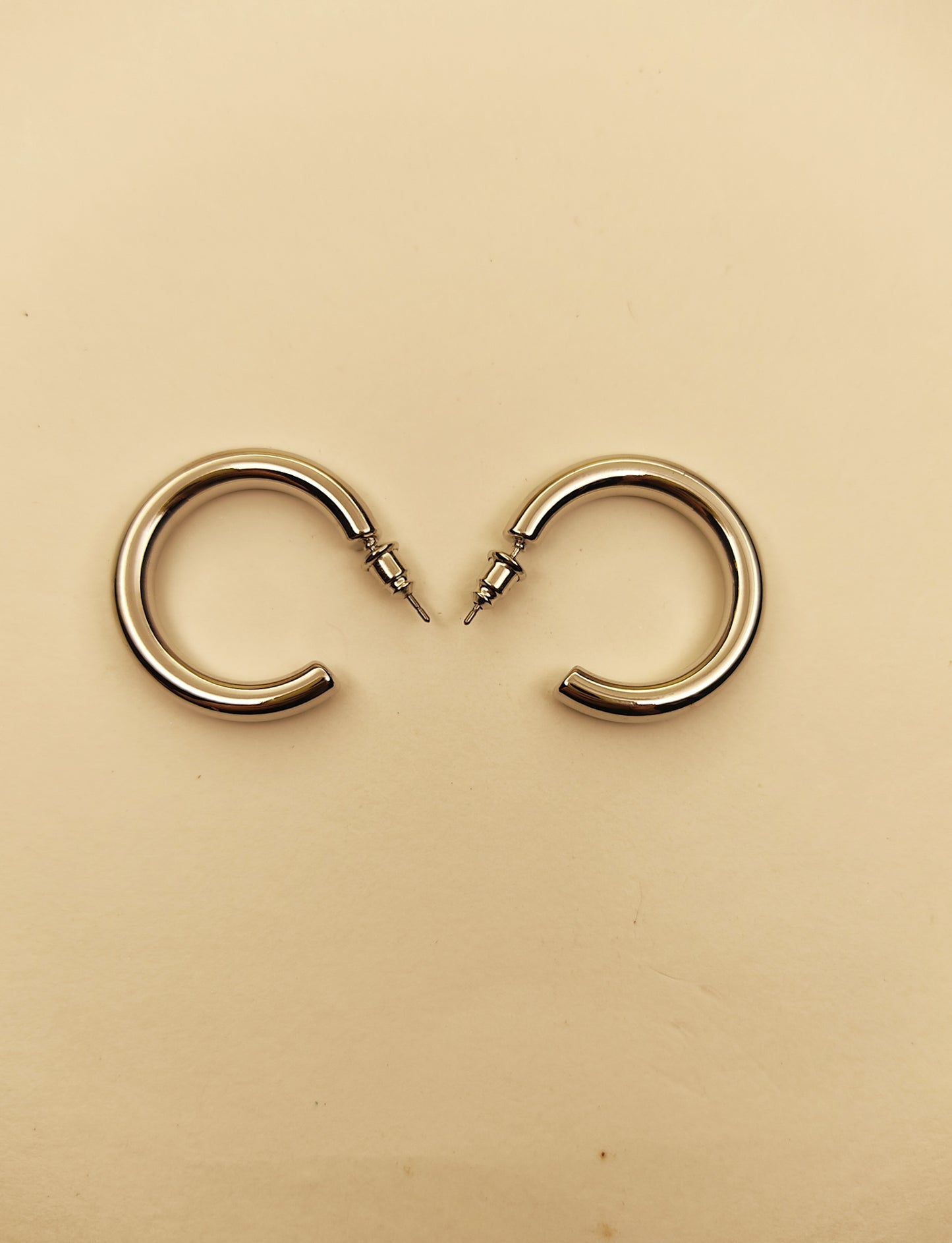 136 Small Silver Classic Hoops