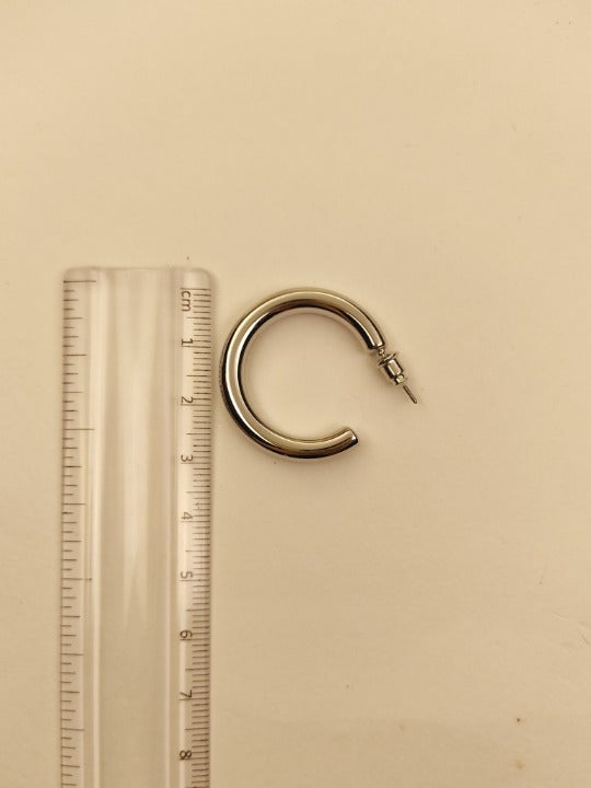 136 Small Silver Classic Hoops