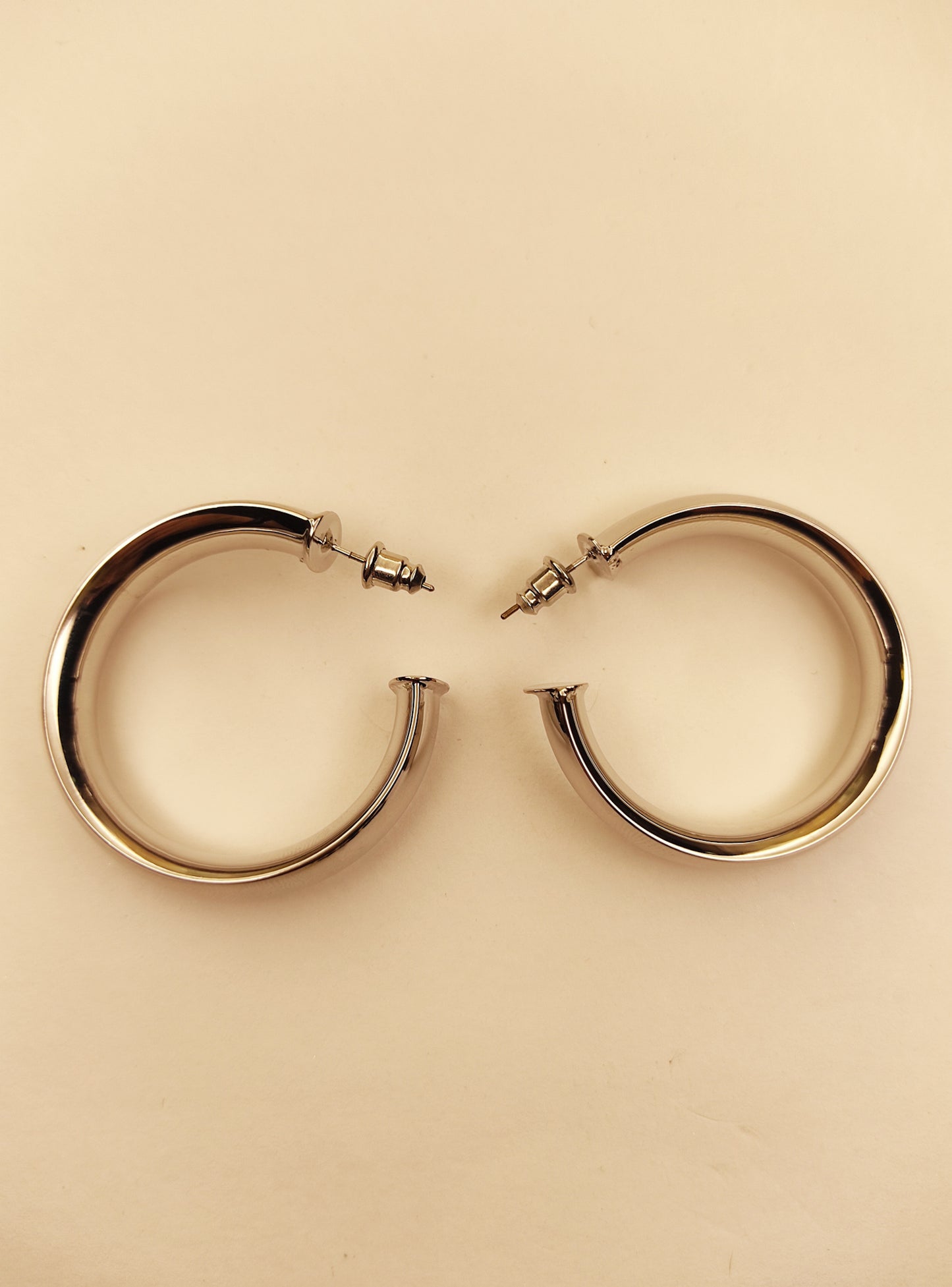 137 Silver Thick Classic Hoops