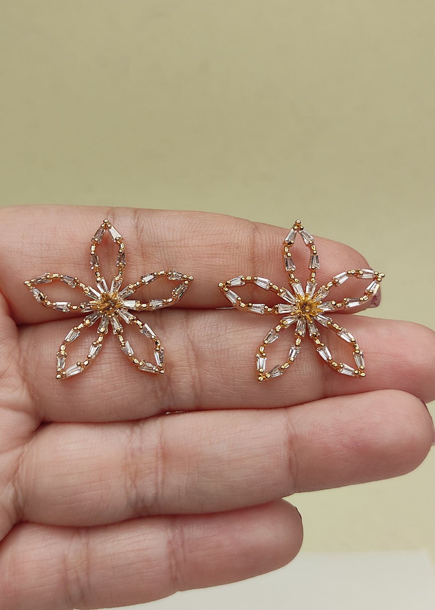 201 Gold Petal Flower Studs