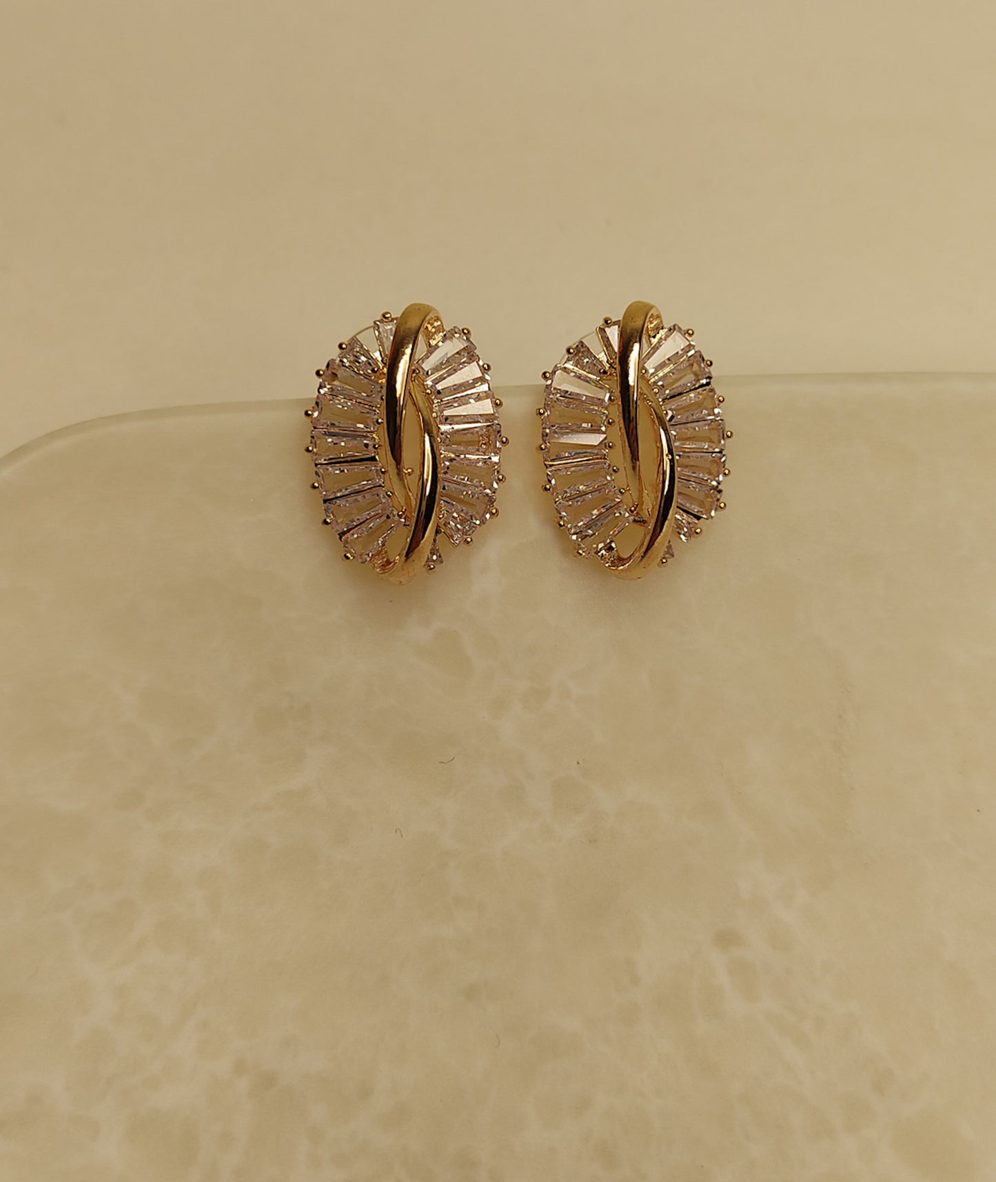 205 Gold Oval Studs