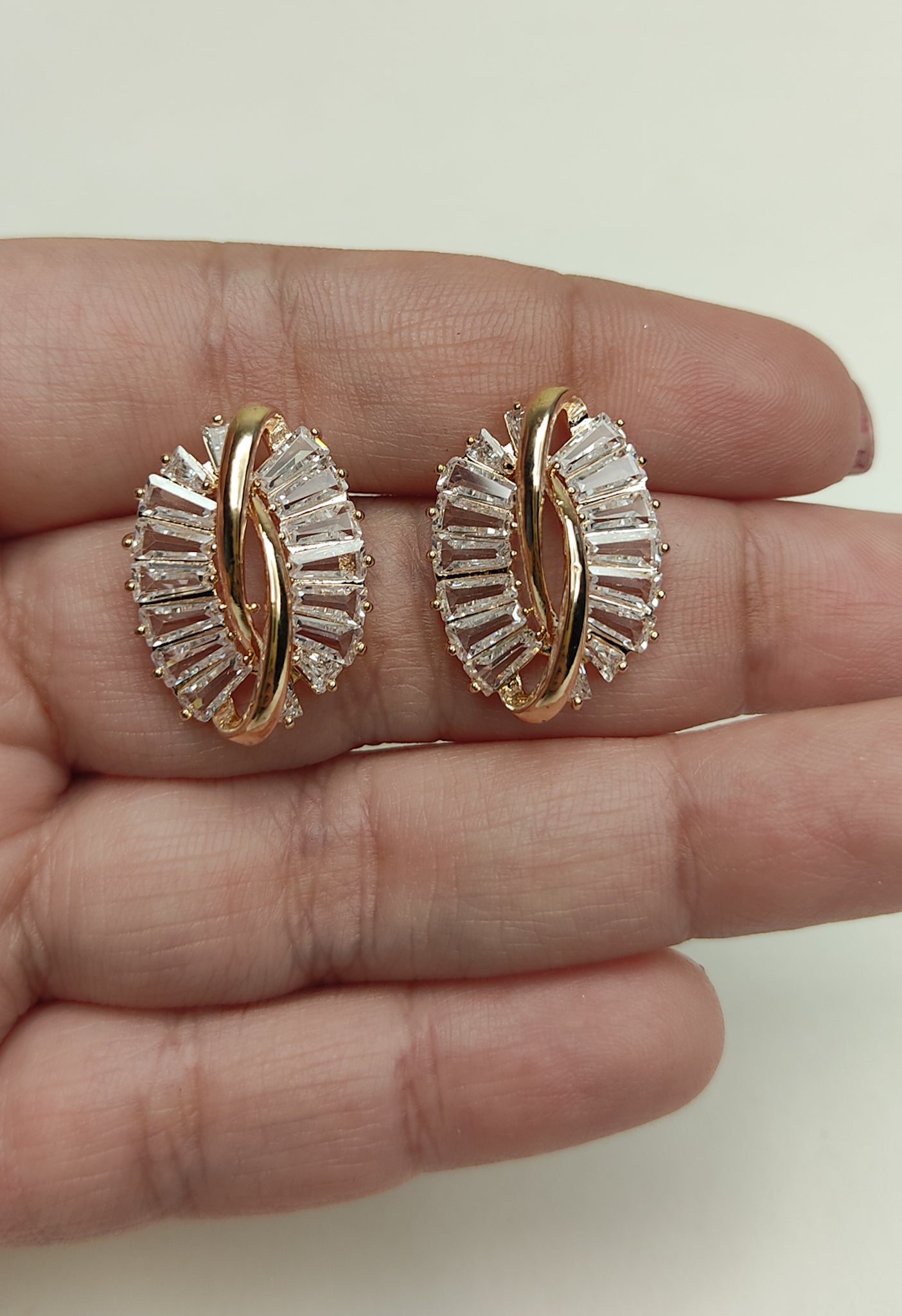 205 Gold Oval Studs