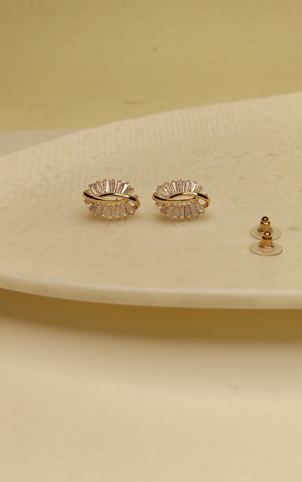 205 Gold Oval Studs