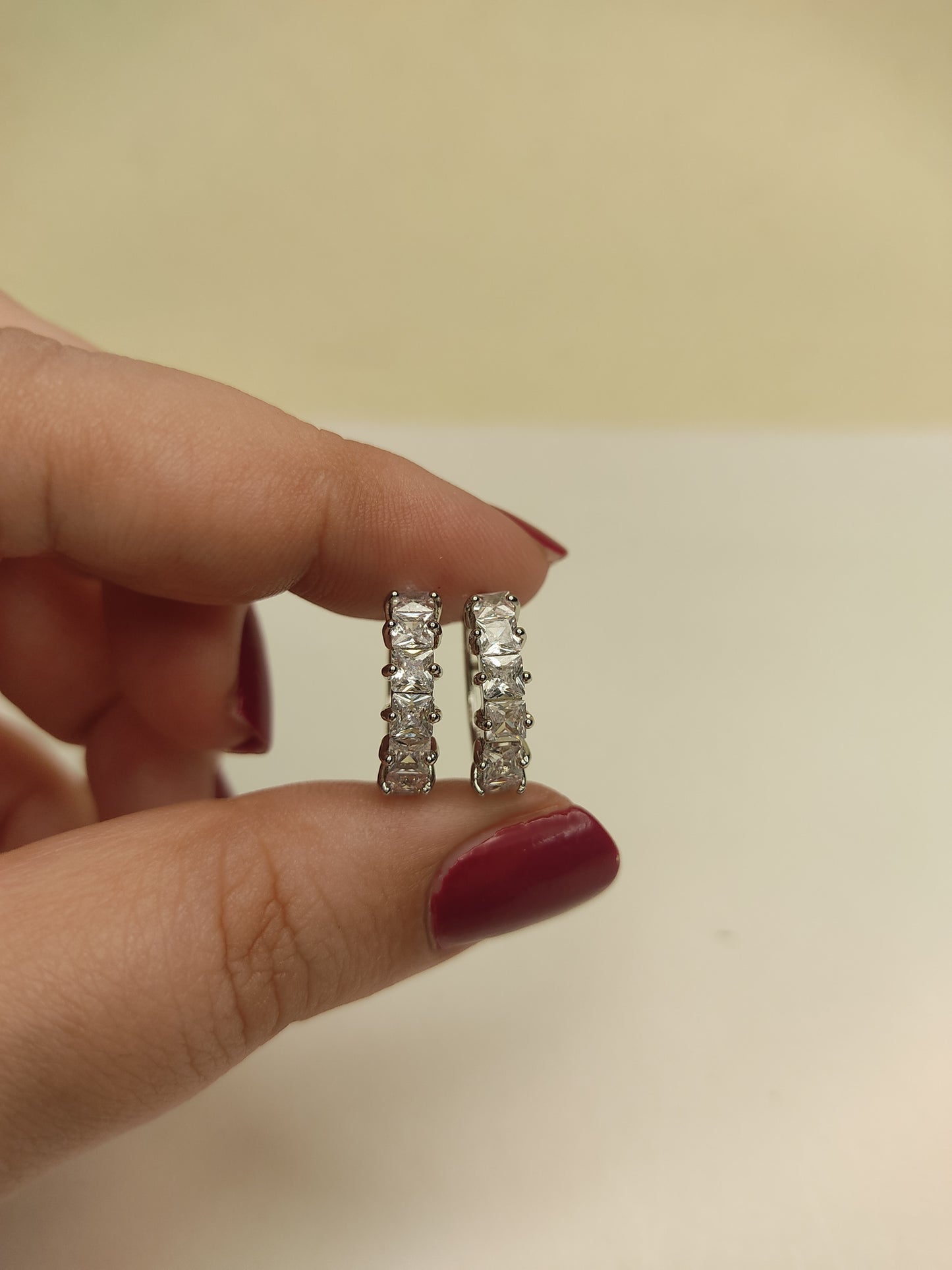 225 Silver Classic Studs