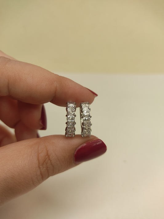 225 Silver Classic Studs