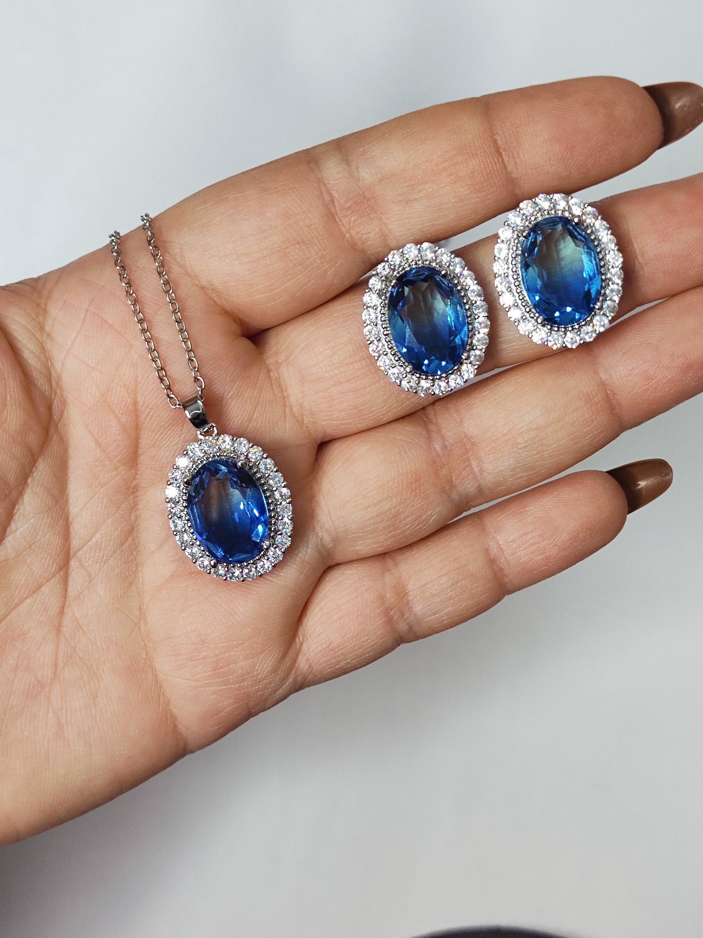 249 Blue & Silver Oval Pendant Set