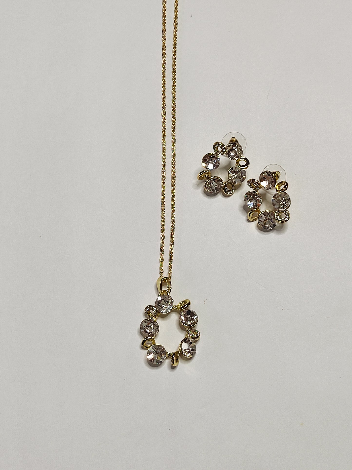 251 Gold Twist Pendant Set