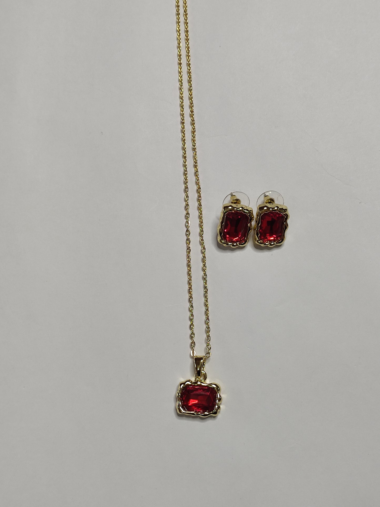 252 Red and Gold Rectangle Pendant Set