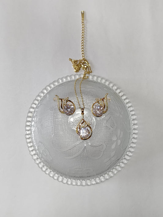 253 Gold Drop Pendant Set