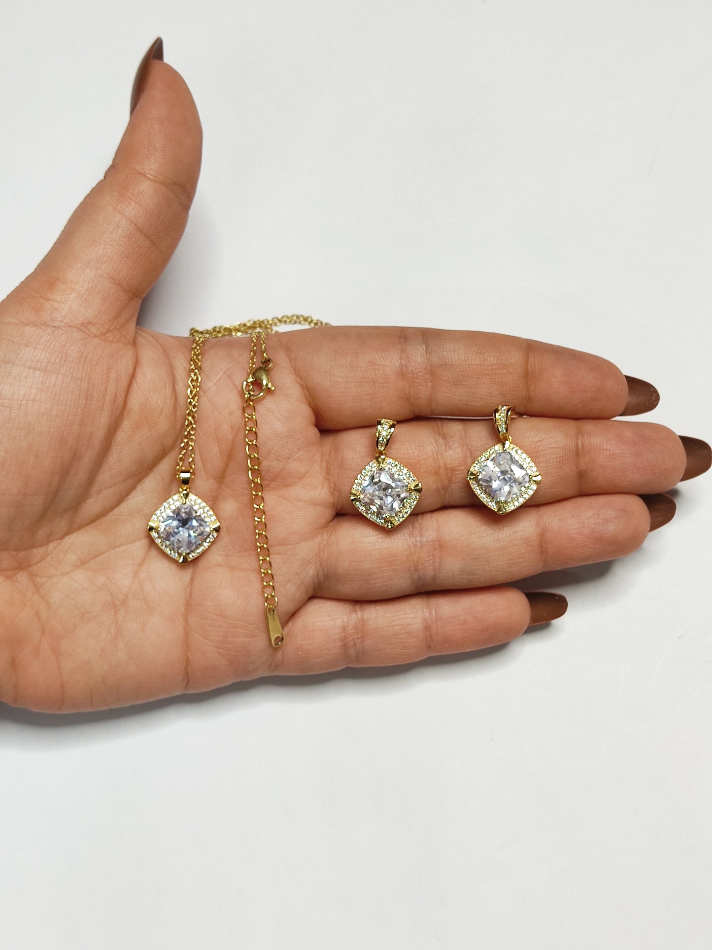255 Gold Cubic Pendant Set