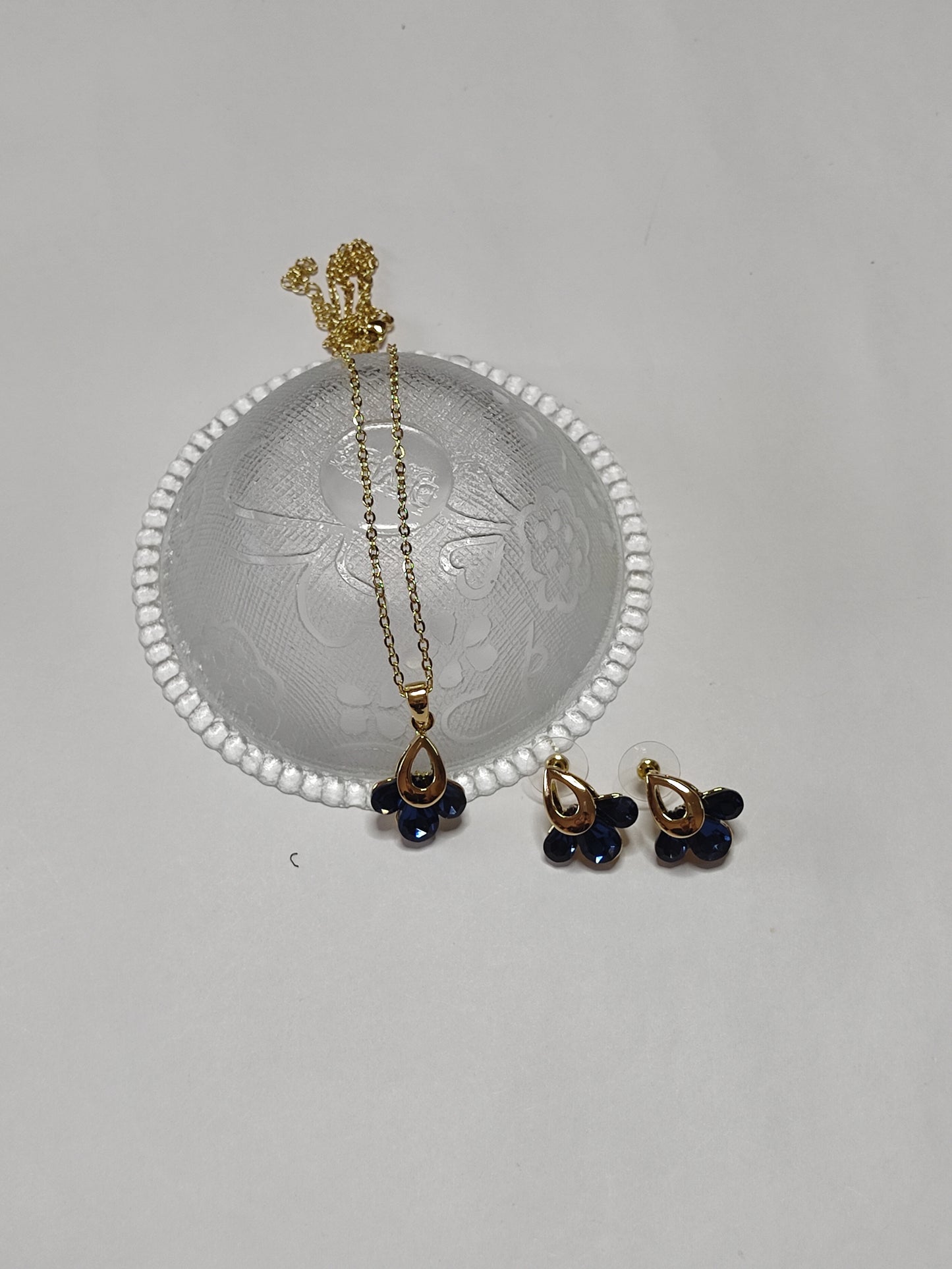 257 Blue Petal Gold Pendant Set